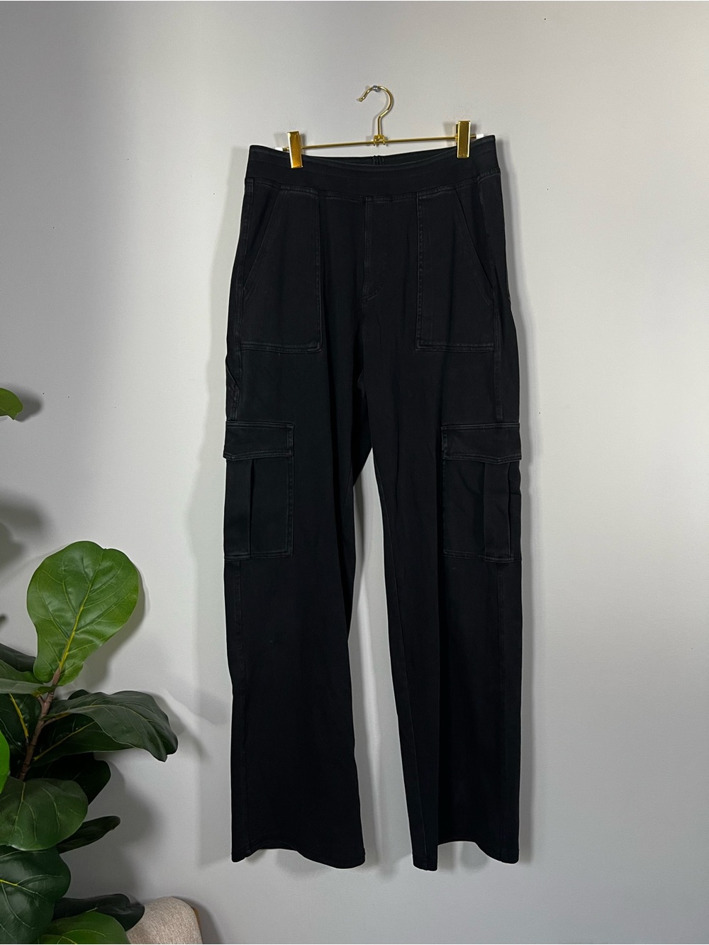 HALARA Black Utility Cargo Pants No tags never worn
